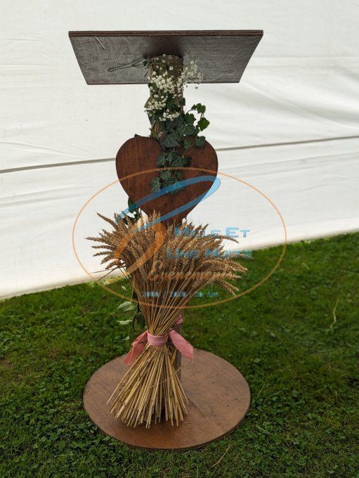 ARCHE DE CEREMONIE LAIQUE "MARIANNE" AVEC SON PUPITRE