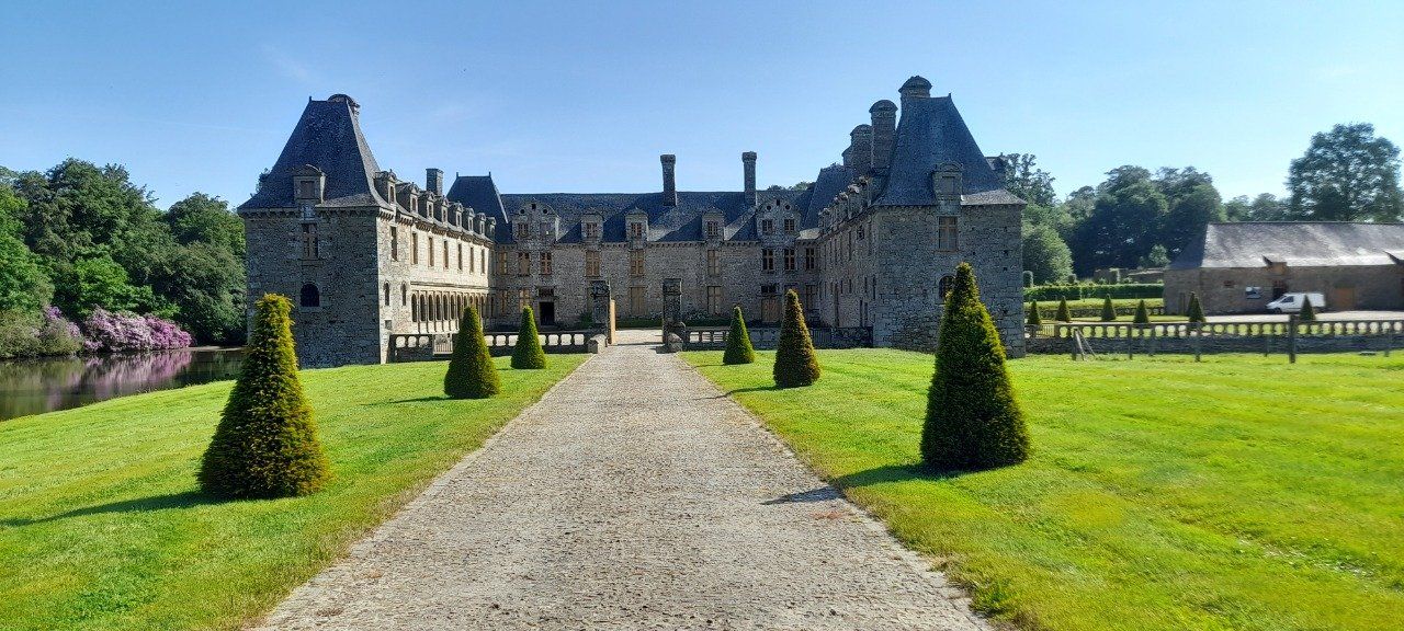 Château du Rocher Portail Maen Roch 35 Département d'ille et vilaine région Bretagne