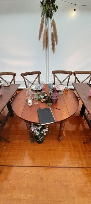 Table ronde en bois merisier diamètre 1.20m