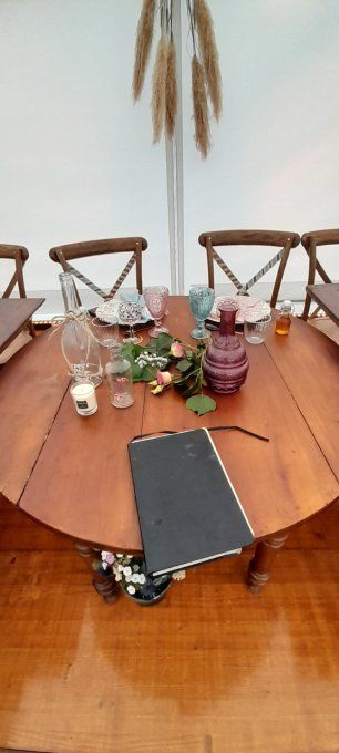 Table ronde en bois merisier diamètre 1.20m
