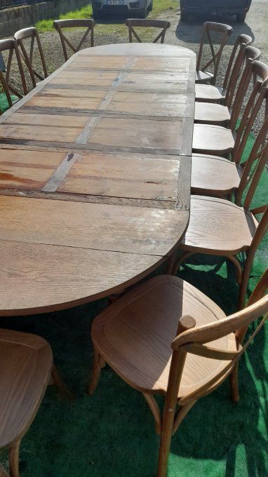 TABLE D'HONNEUR EN BOIS OVALE JUSQU'A 16 PERSONNES