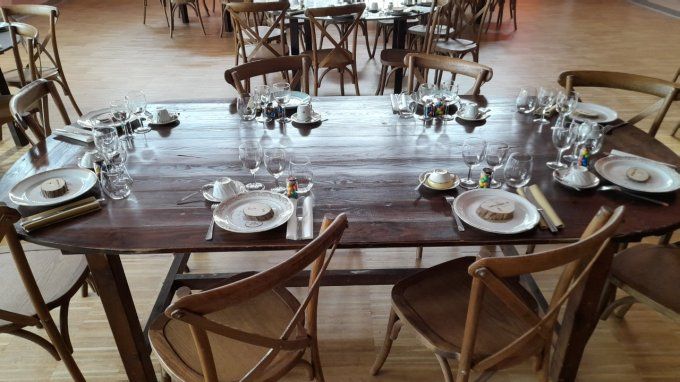 TABLE D'HONNEUR EN BOIS OVALE 12 PERSONNES