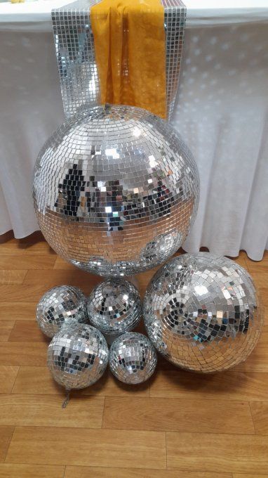 COMPOSITION FLORAL DISCO BLOOM