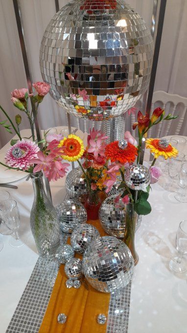 COMPOSITION FLORAL DISCO BLOOM