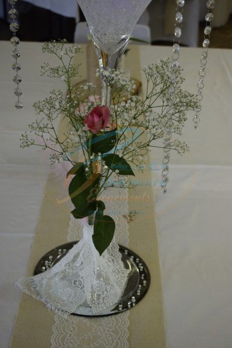 CENTRE DE TABLE BOULE DE PLUME, VASE MARTINI