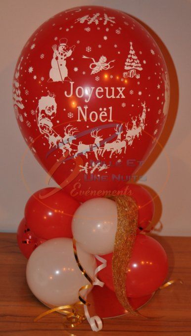 Bouquet de ballon de Noël à l'air.