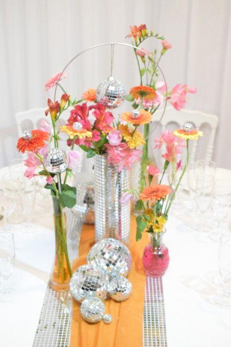 COMPOSITION FLORAL DISCO BLOOM