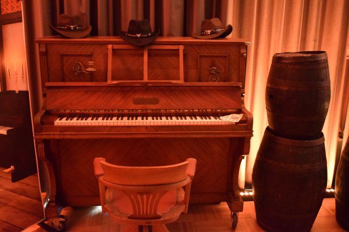 PIANO ELEMENT DE DECORATION