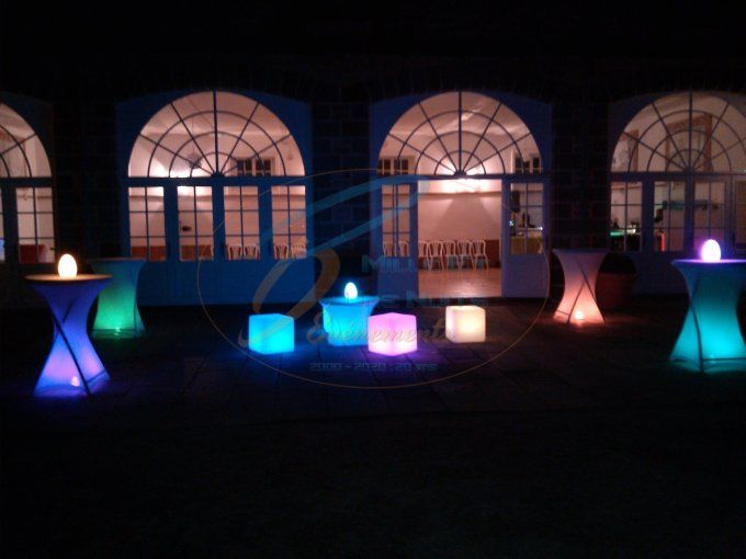 Mobilier led à l'extérieure de la Salle de L'orangerie Château de Bonnefontaine à Antrain 35