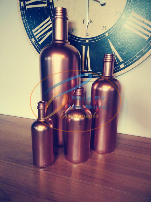 4 BOUTEILLES ESPRIT VINTAGE CUIVRE OU OR