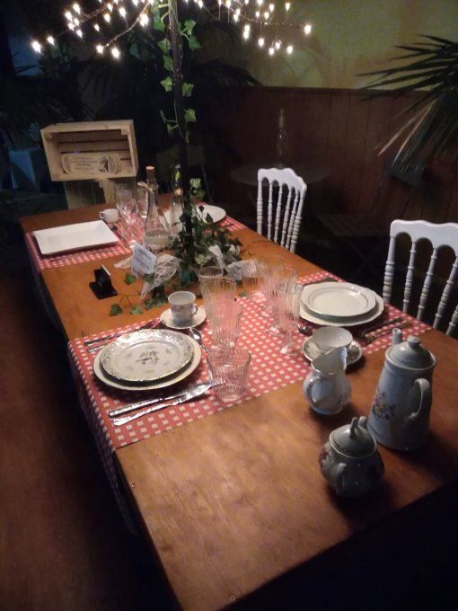 TABLE PLATEAU BOIS PIED METAL