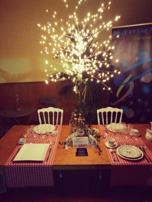 TABLE PLATEAU BOIS PIED METAL