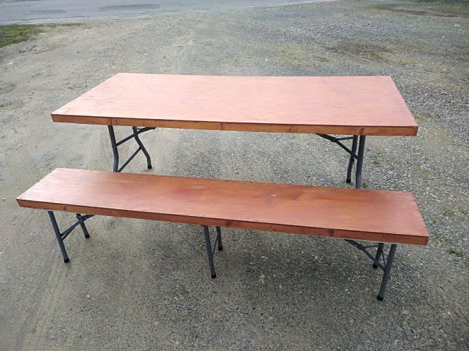 TABLE PLATEAU BOIS PIED METAL