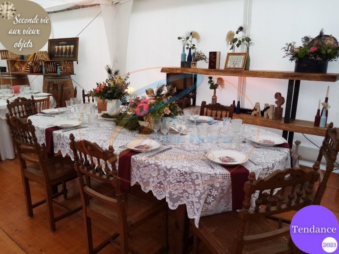 TABLE D'HONNEUR EN BOIS OVALE 12 PERSONNES