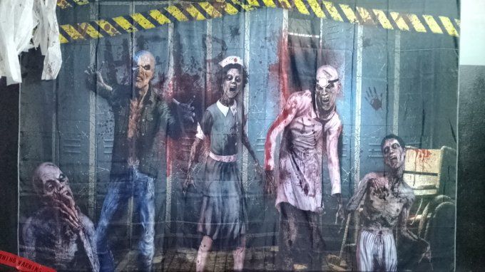 TOILE DE FOND ZOMBIE 3MX2M