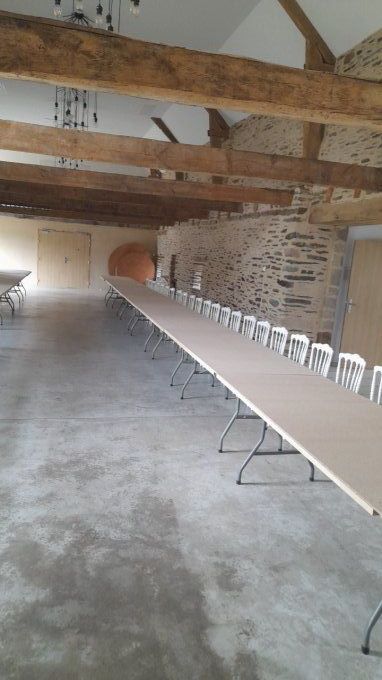 Table droite 0.90cm de large x 2mètres